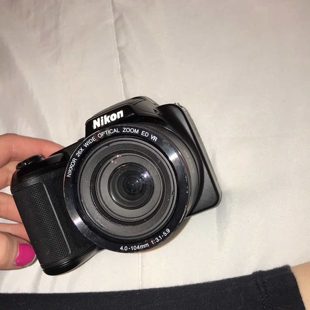 COPY - COPY - NIKON COOLPIX L330